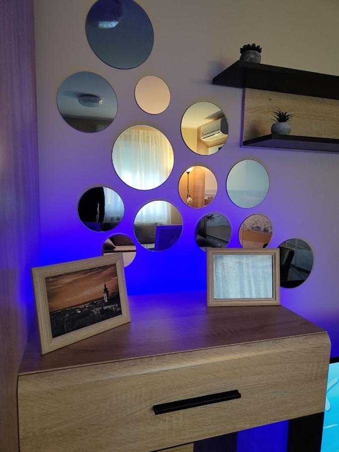 Apartman Espresso Sa Parkingom Sremska Mitrovica Exteriör bild