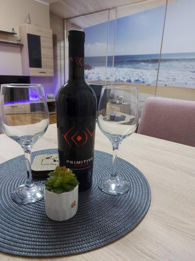 Apartman Espresso Sa Parkingom Sremska Mitrovica Exteriör bild