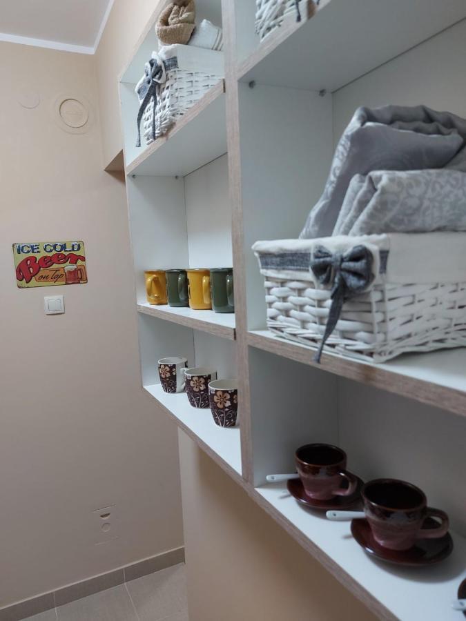 Apartman Espresso Sa Parkingom Sremska Mitrovica Exteriör bild