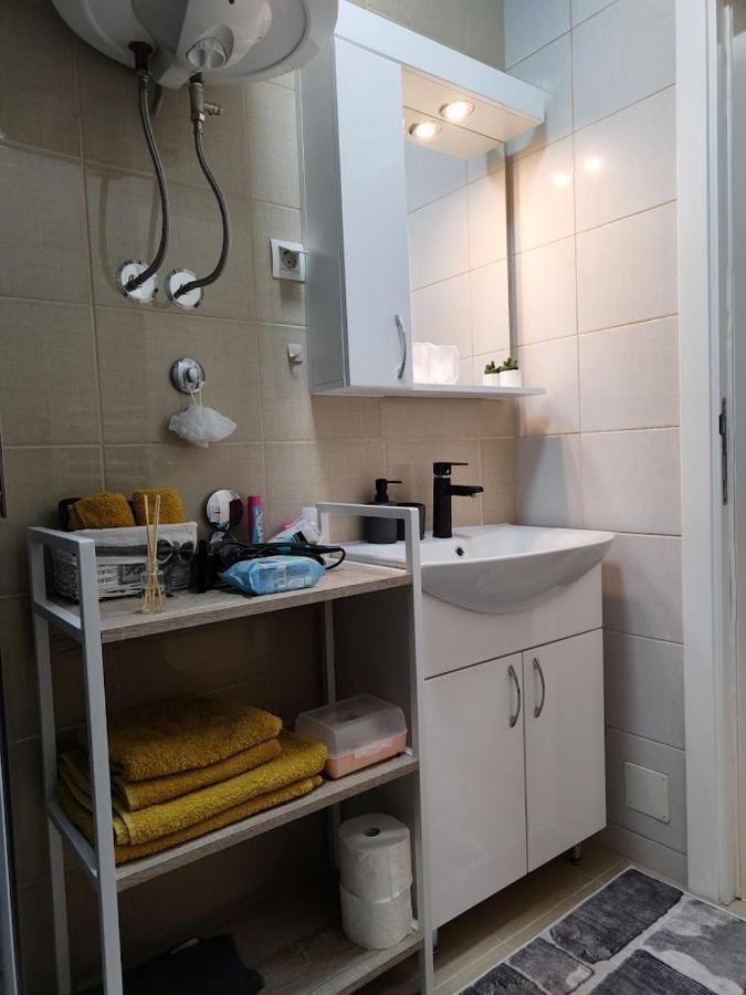 Apartman Espresso Sa Parkingom Sremska Mitrovica Exteriör bild